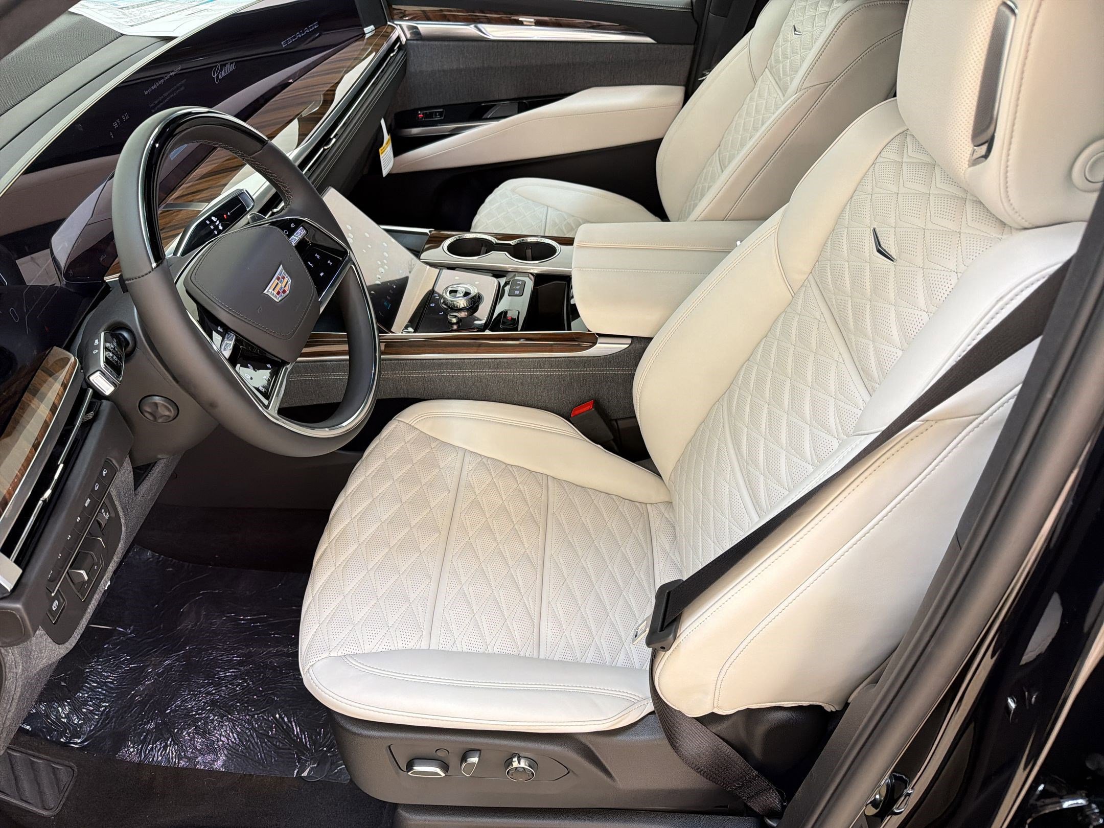New 2026 Cadillac Escalade Platinum Luxury w/ LPO, Radiant Package AWD/4WD image 21