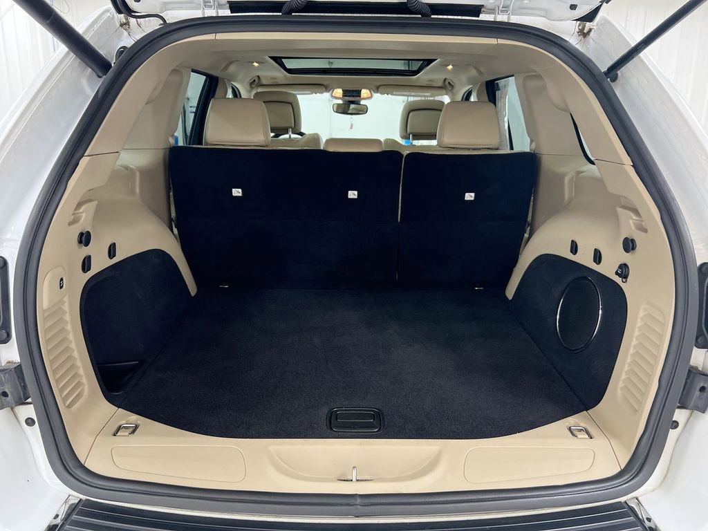 Used 2020 Jeep Grand Cherokee Limited w/ Luxury Group II image 25