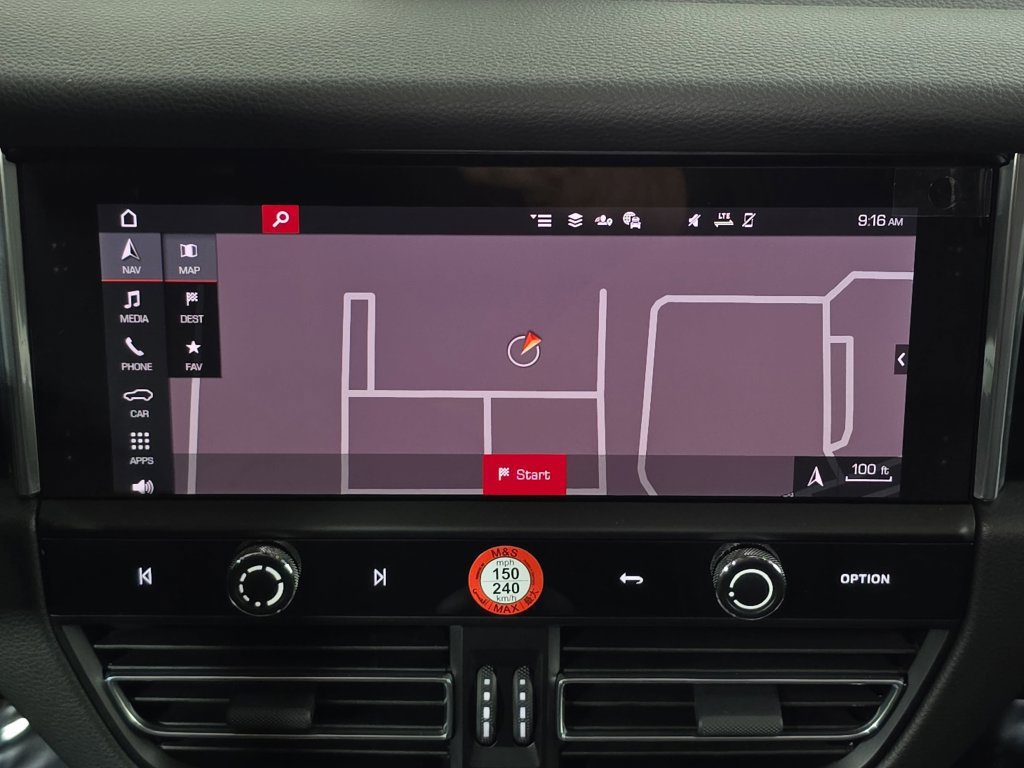 Certified 2026 Porsche Macan AWD/4WD image 18