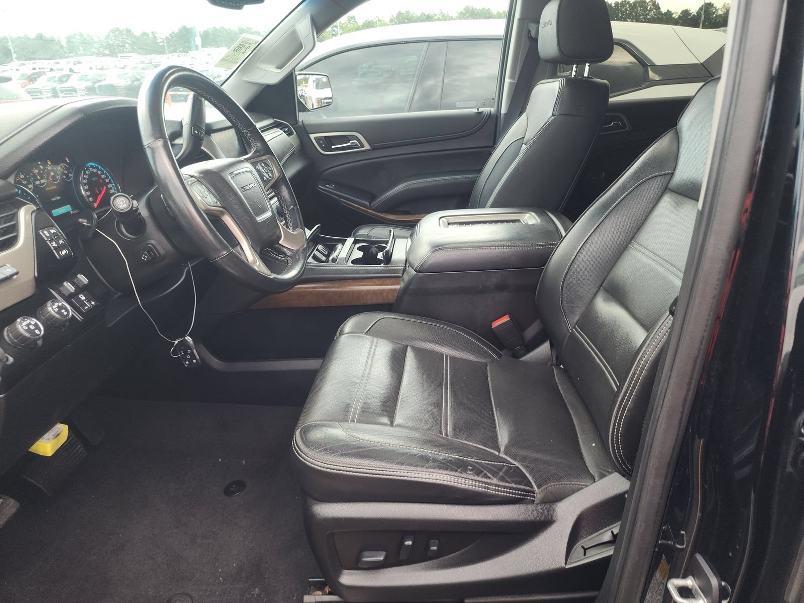 Used 2020 GMC Yukon XL Denali w/ Denali Ultimate Package AWD/4WD image 5