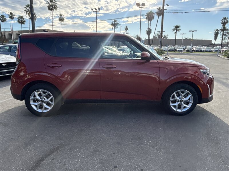 Used 2024 Kia Soul LX w/ Option Group 015 FWD image 7