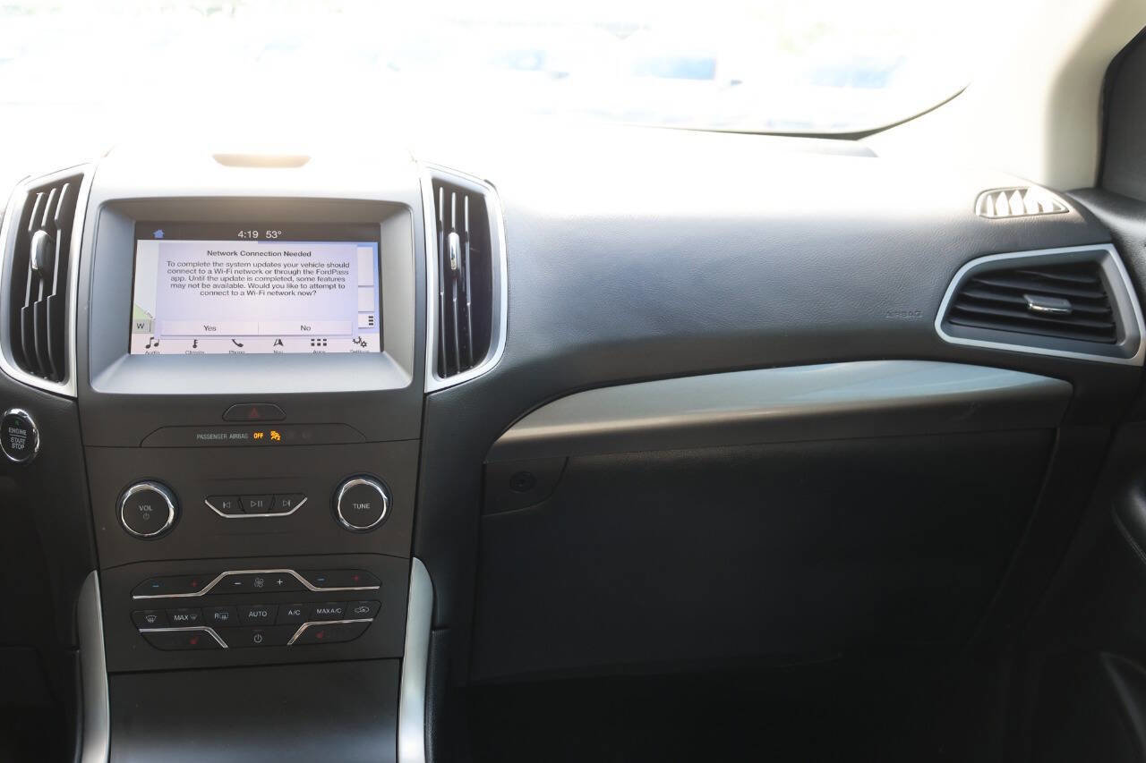Used 2019 Ford Edge SEL w/ Equipment Group 201A AWD/4WD image 24