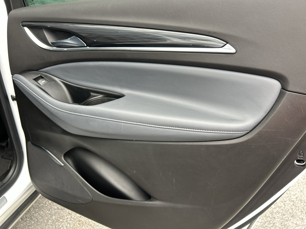 Used 2024 Buick Enclave Premium image 23