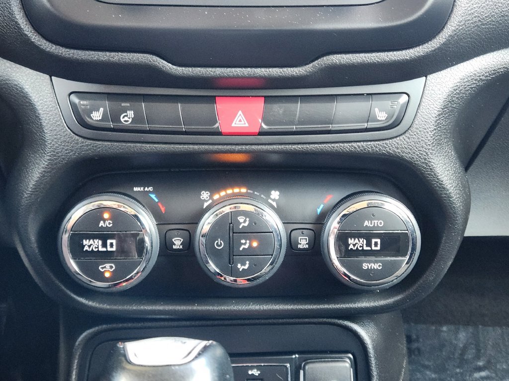 Used 2015 Jeep Renegade Trailhawk w/ Popular Equipment Group AWD/4WD image 10