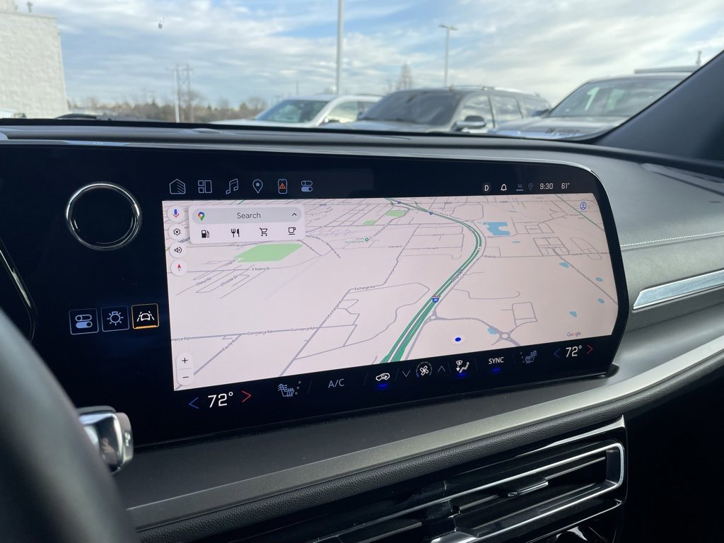 Used 2025 Chevrolet Traverse LT image 16