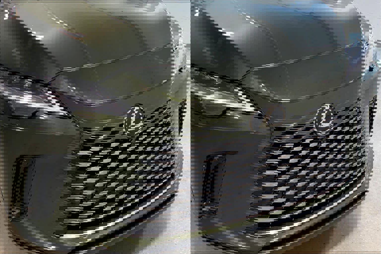 Used 2025 Lexus RX 350 Luxury w/ Convenience Package image 33