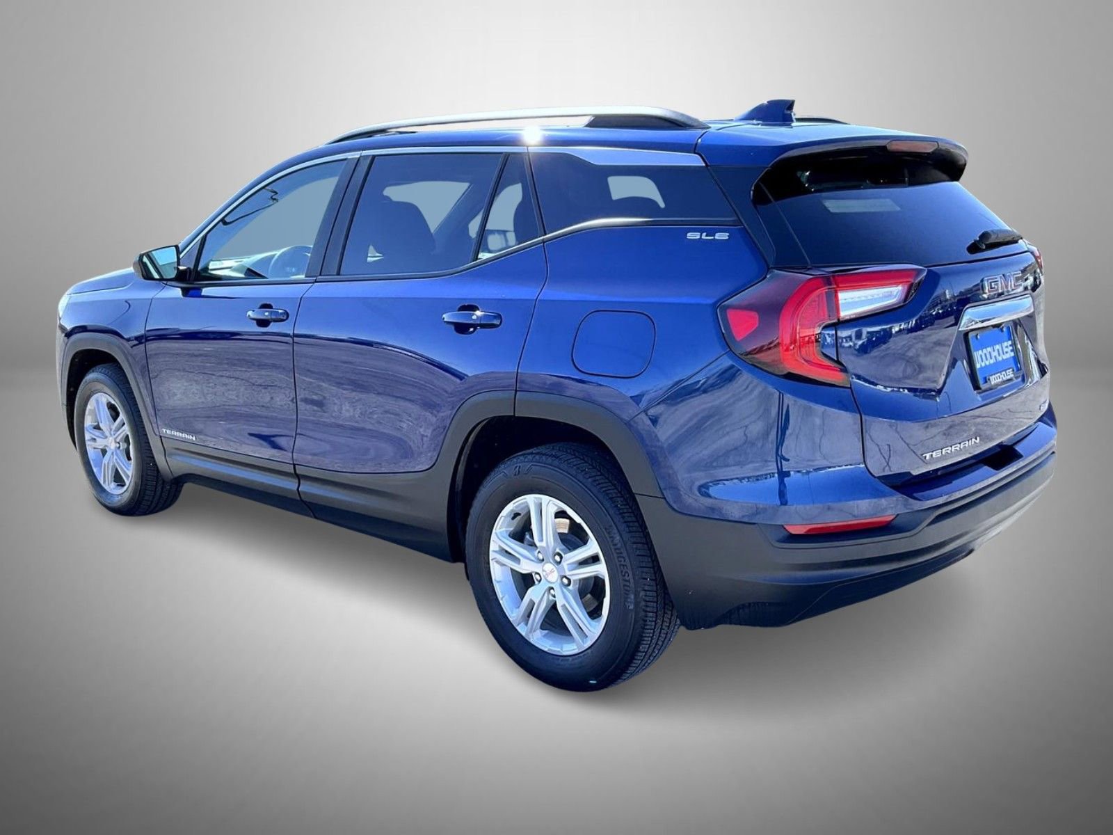 Certified 2023 GMC Terrain SLE w/ Driver Convenience Package AWD/4WD image 7