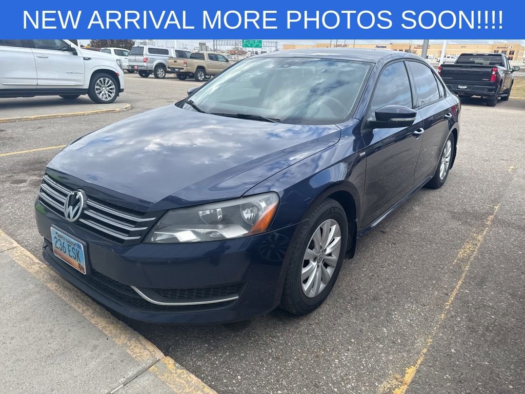 Used 2013 Volkswagen Passat Wolfsburg Edition image 3