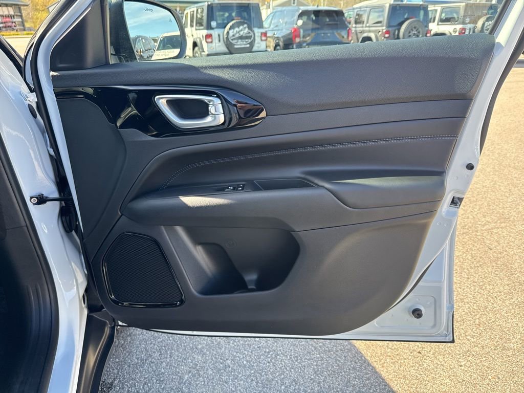 Used 2026 Jeep Compass Limited AWD/4WD image 28