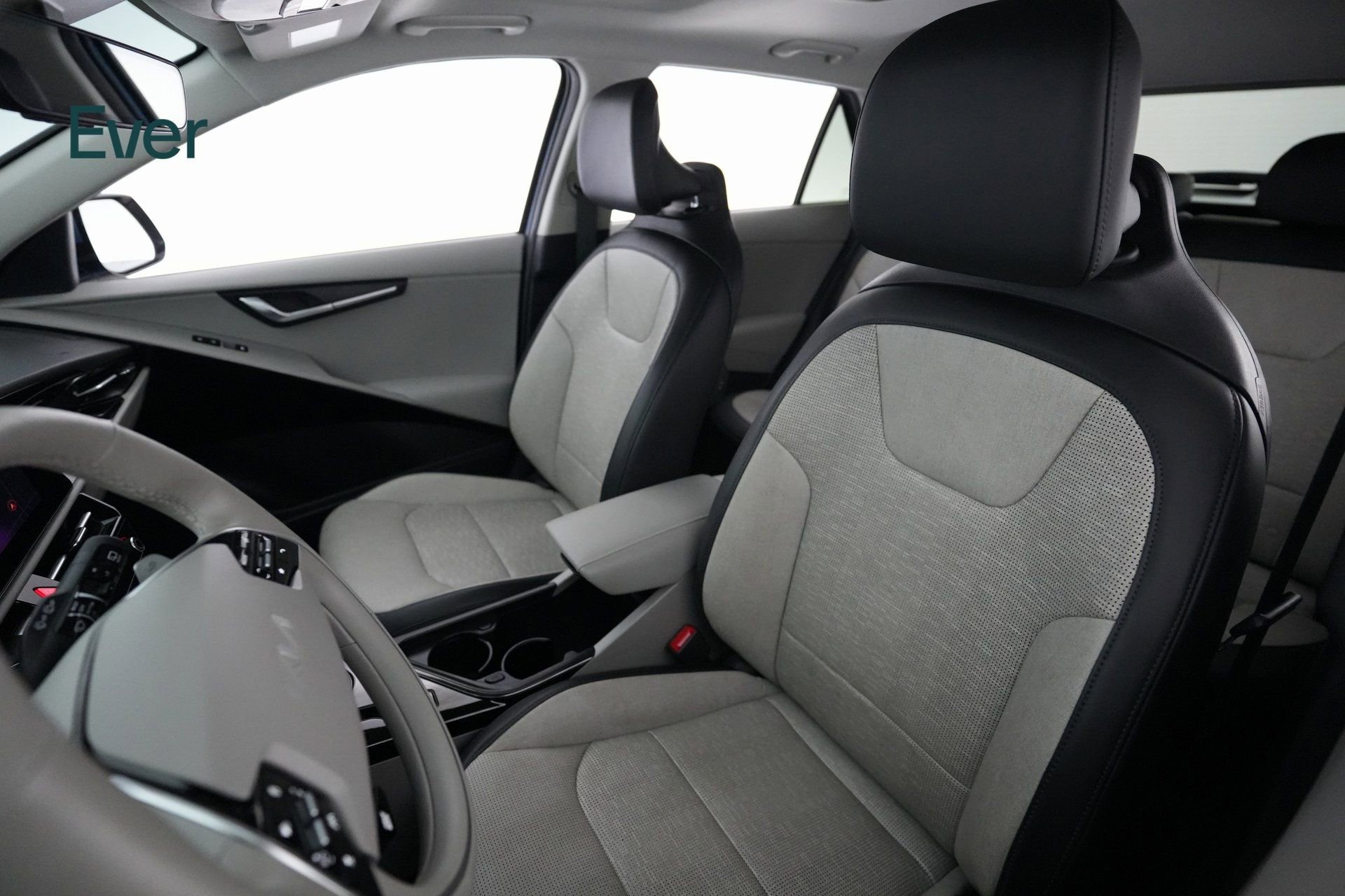 Used 2024 Kia Niro Wave w/ Wave Preserve Package image 7