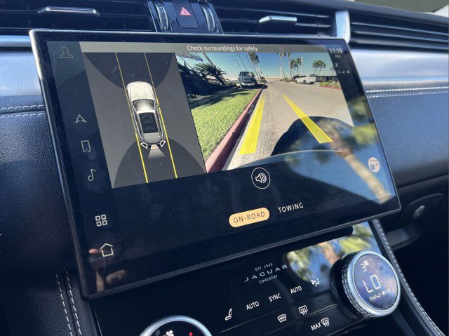 Used 2024 Jaguar F-PACE R-Dynamic S image 27