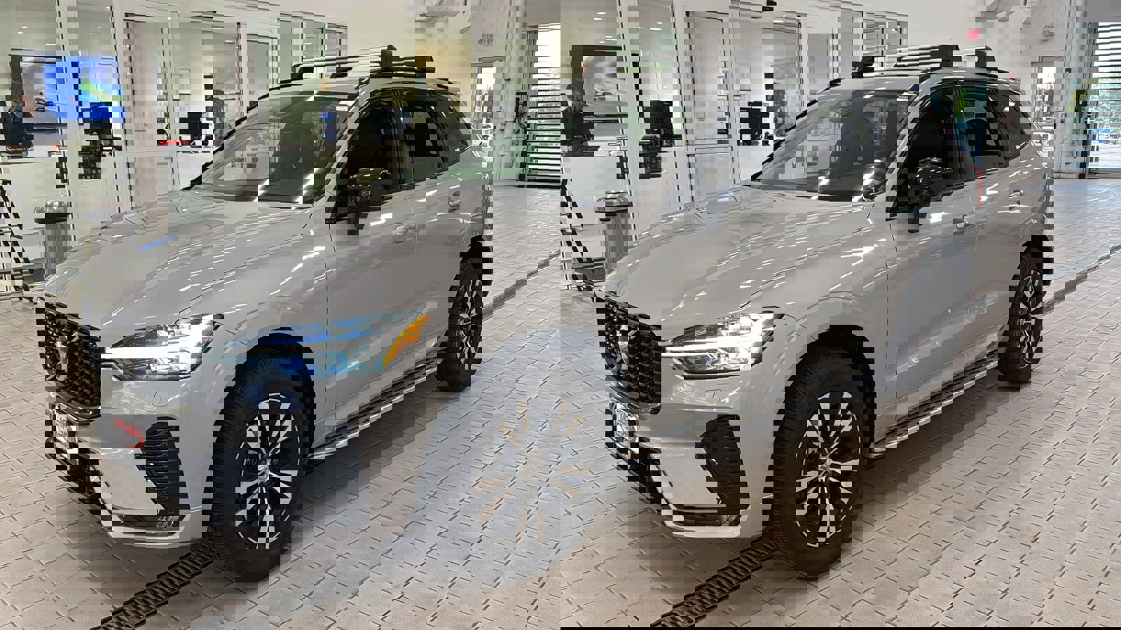 Used 2024 Volvo XC60 B5 Core image 9