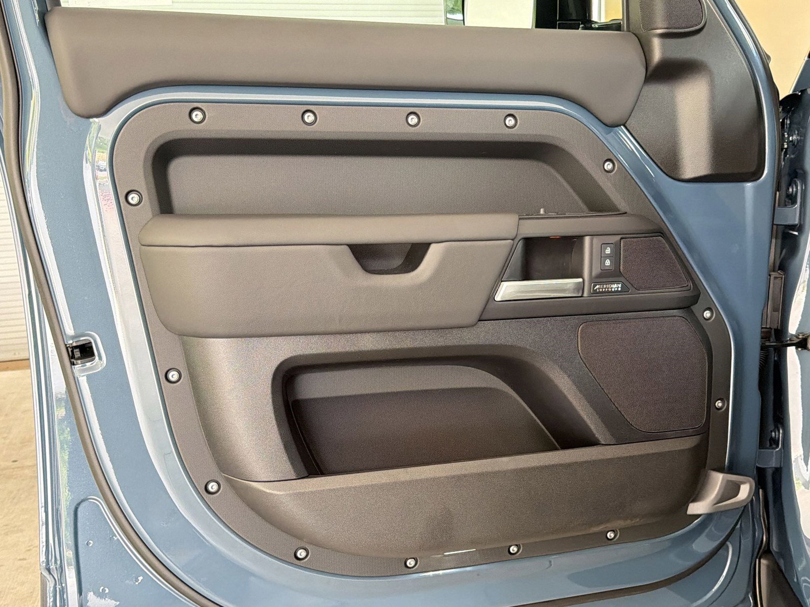 New 2026 Land Rover Defender 110 X-Dynamic SE AWD/4WD image 13