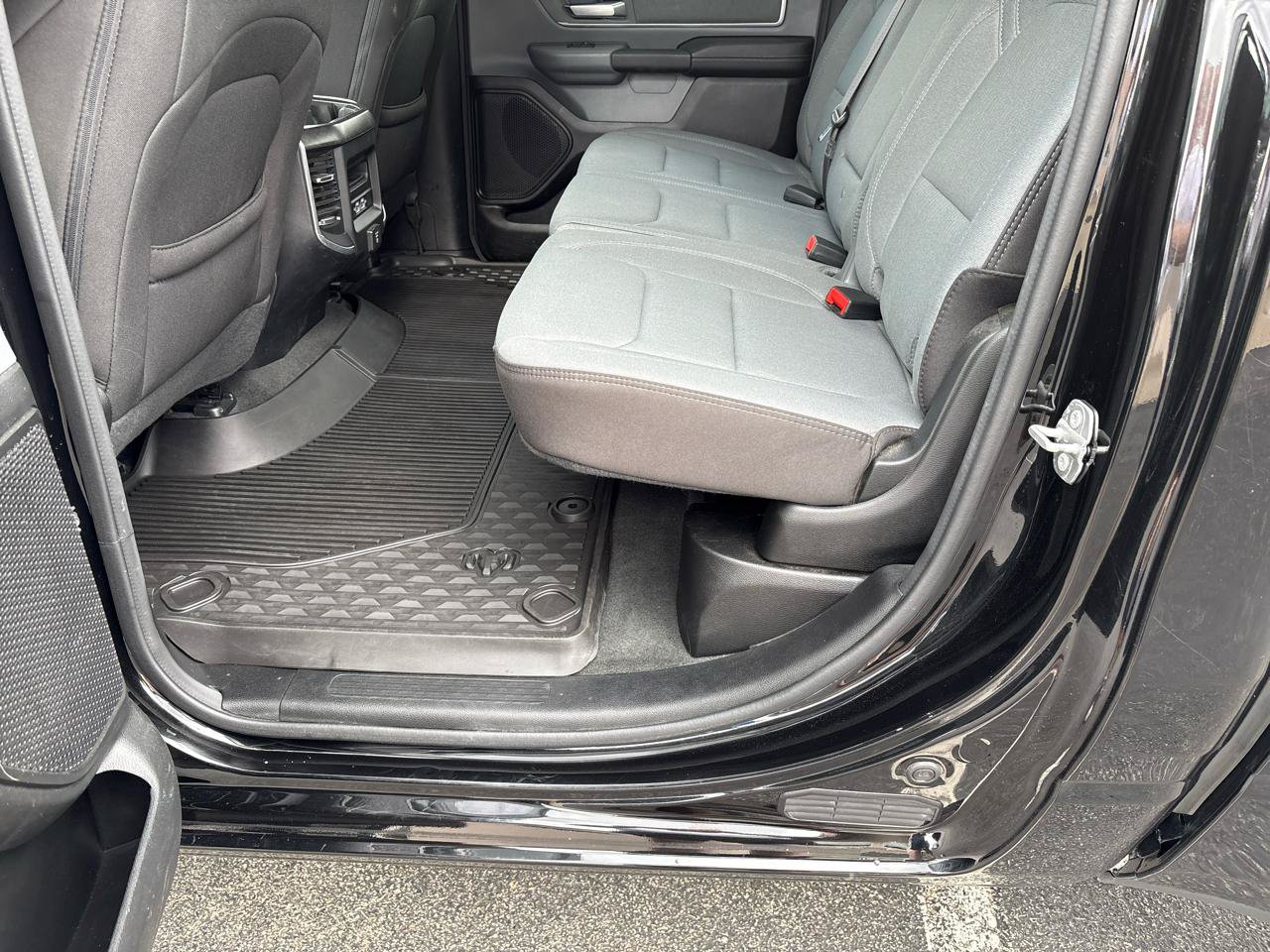 Used 2022 RAM 1500 Big Horn AWD/4WD image 33