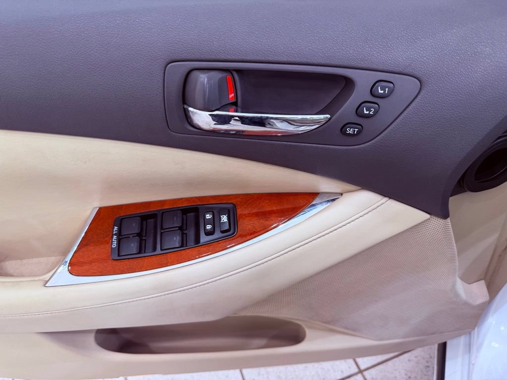 Used 2010 Lexus ES 350 w/ Preferred Accessory Package FWD image 19