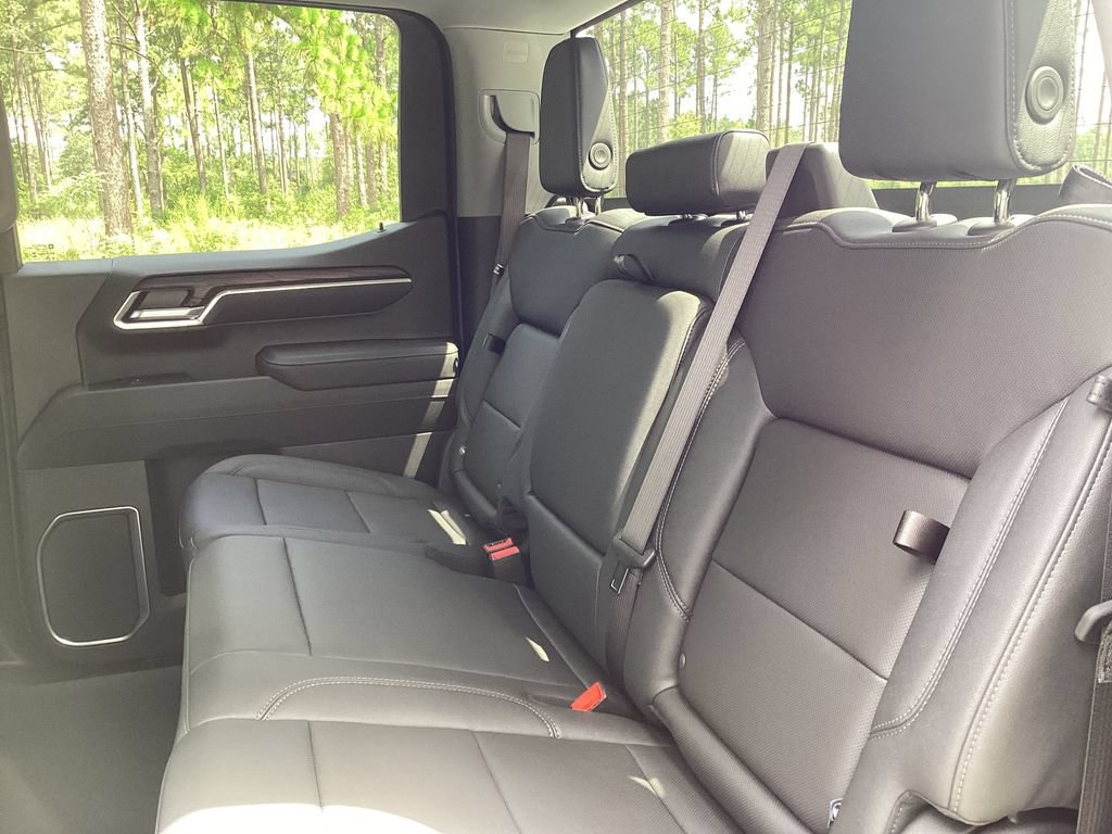 Used 2026 GMC Sierra 1500 SLT RWD image 16