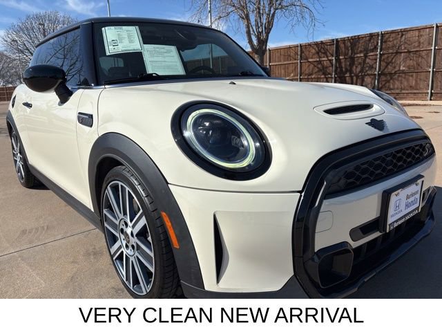 Used 2022 MINI Cooper S image 2