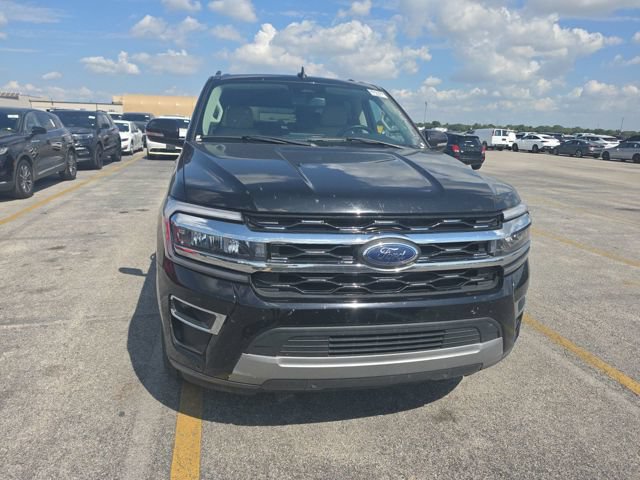 Used 2024 Ford Expedition Max Limited RWD image 3