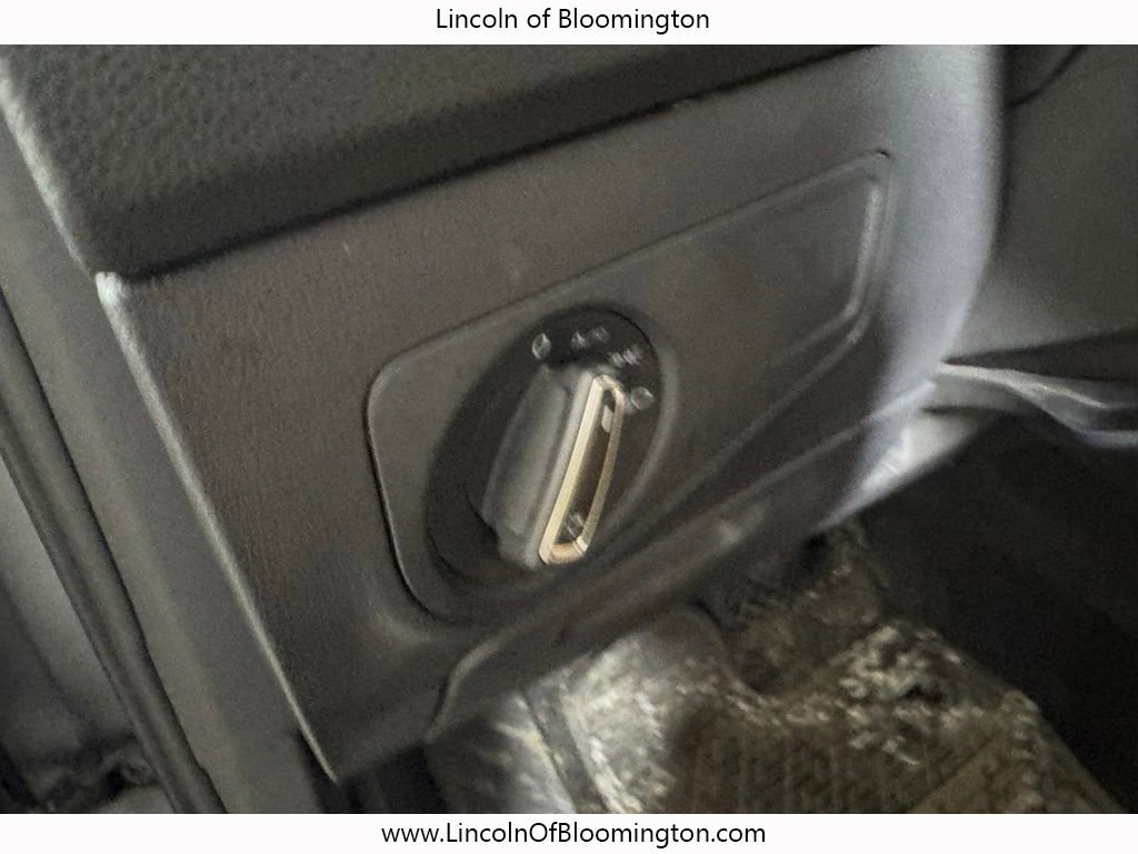 Used 2018 Volkswagen Tiguan SE image 34