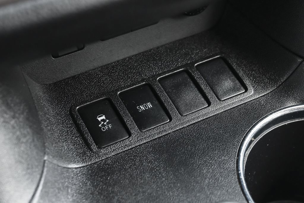 Used 2019 Toyota Highlander LE FWD image 32