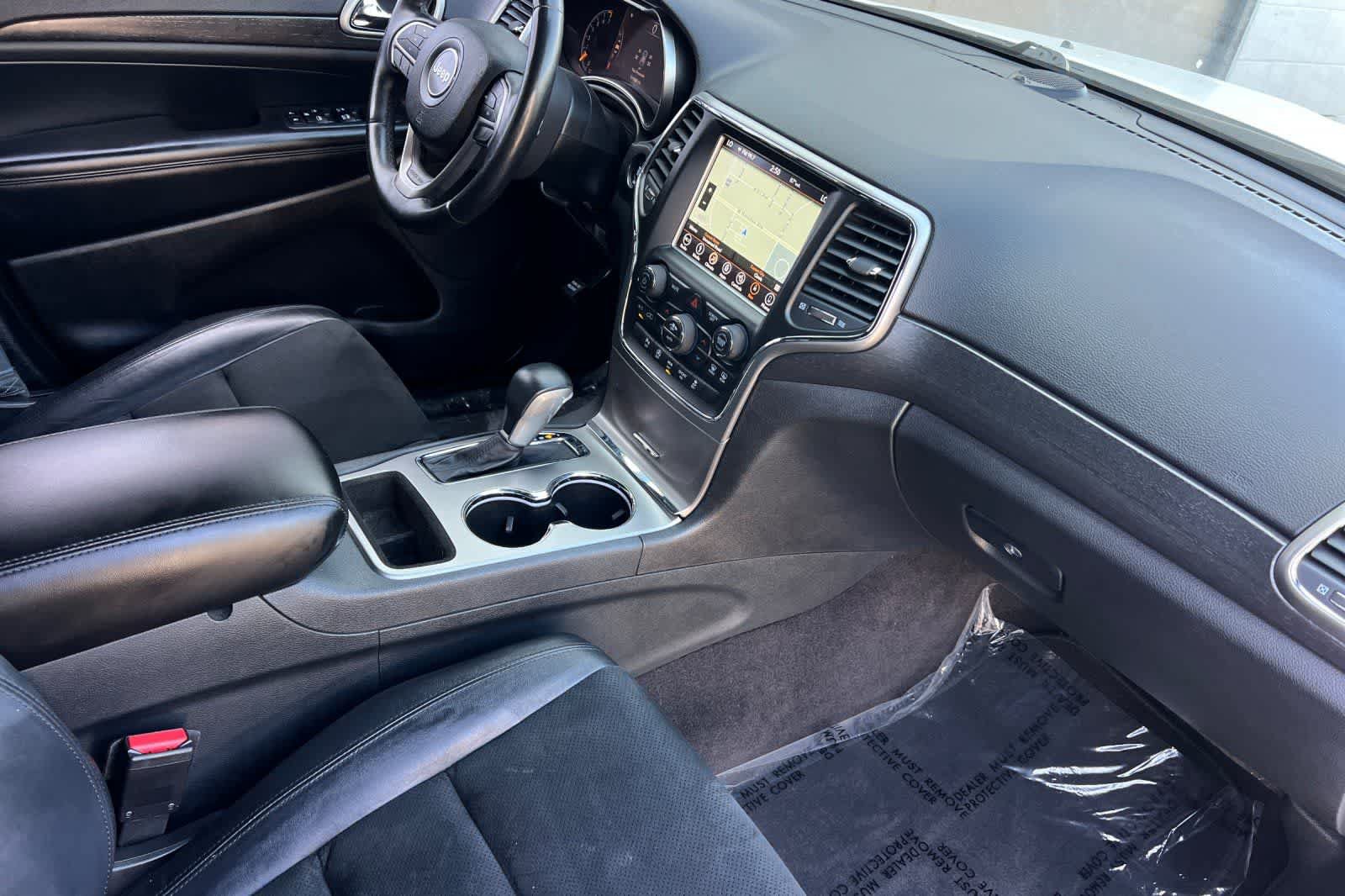 Used 2018 Jeep Grand Cherokee Altitude RWD image 19