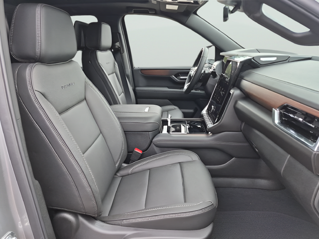 New 2026 GMC Yukon Denali w/ Denali Reserve Package AWD/4WD image 37