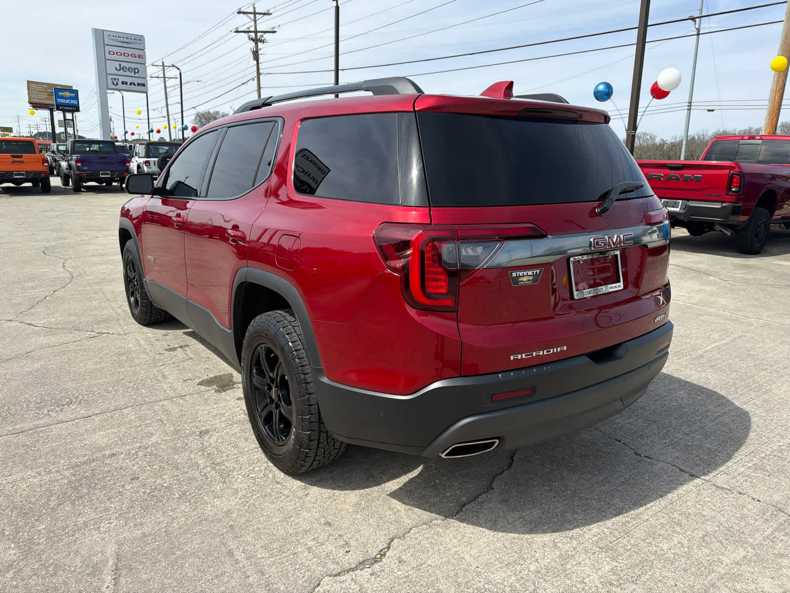 Used 2023 GMC Acadia AT4 w/ Technology Package image 7
