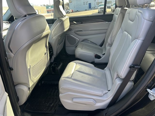 Used 2023 Jeep Grand Cherokee L Overland w/ Luxury Tech Group IV image 20