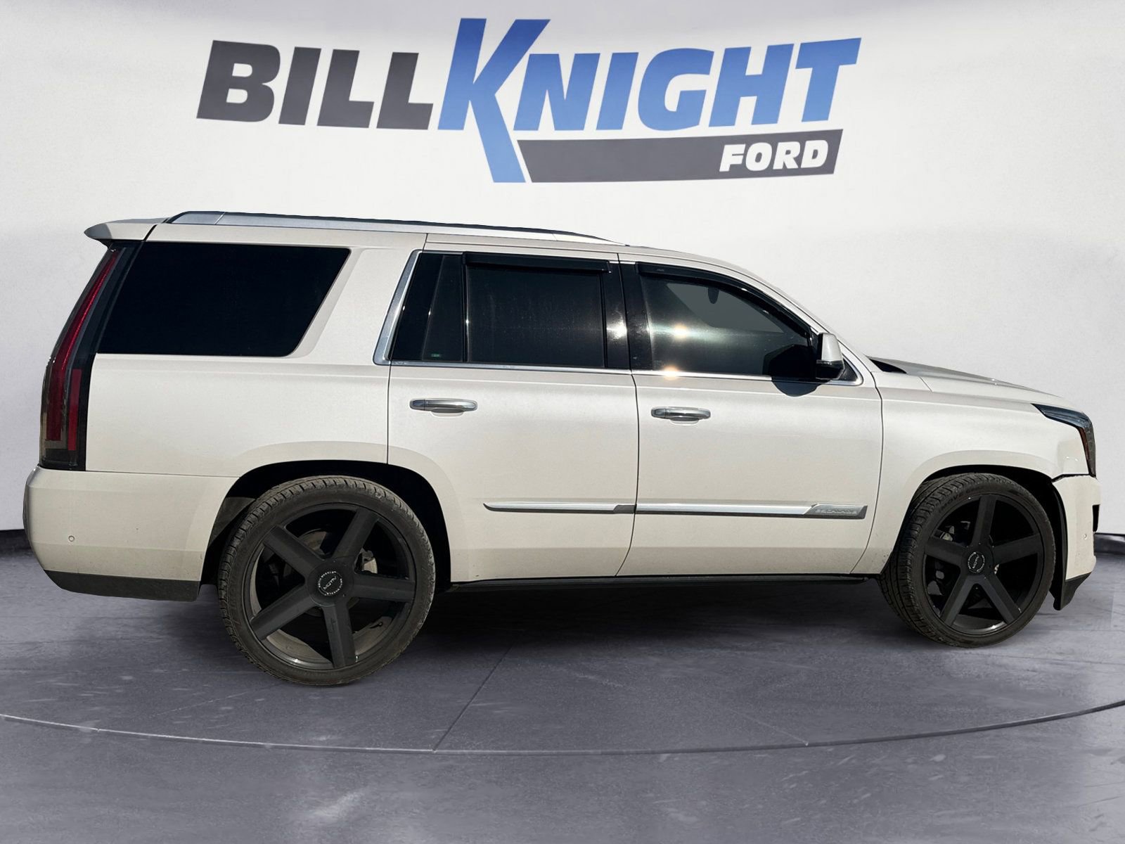 Used 2019 Cadillac Escalade Luxury image 6