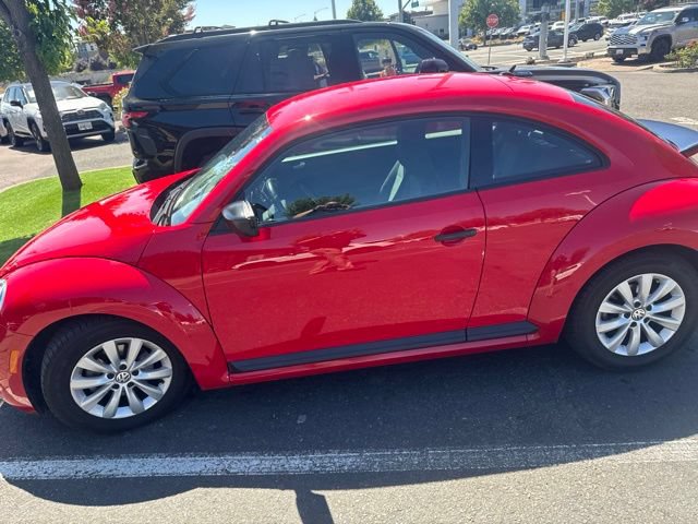 Used 2018 Volkswagen Beetle 2.0T S FWD image 24