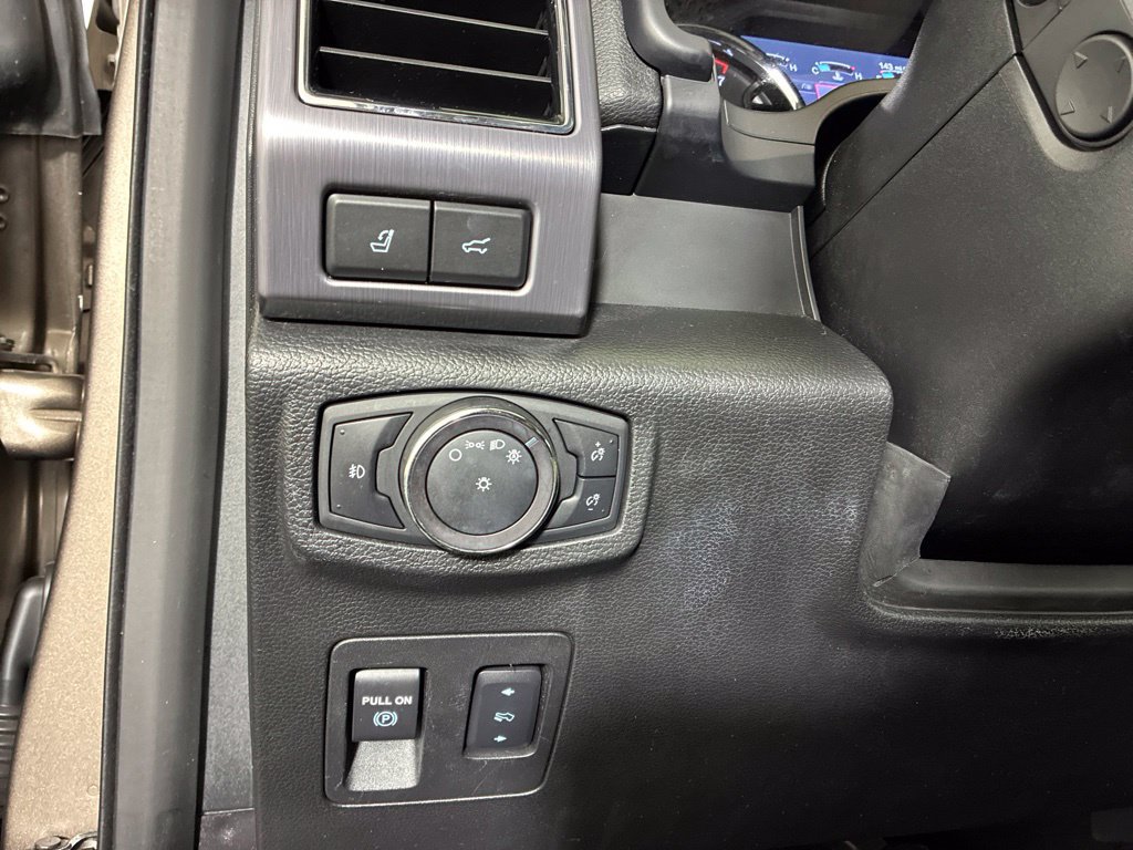 Used 2019 Ford Expedition Max Platinum RWD image 18