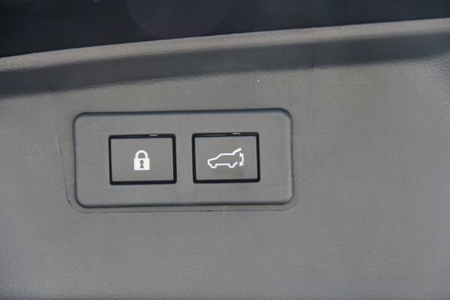 Used 2025 Subaru Outback Premium AWD/4WD image 32