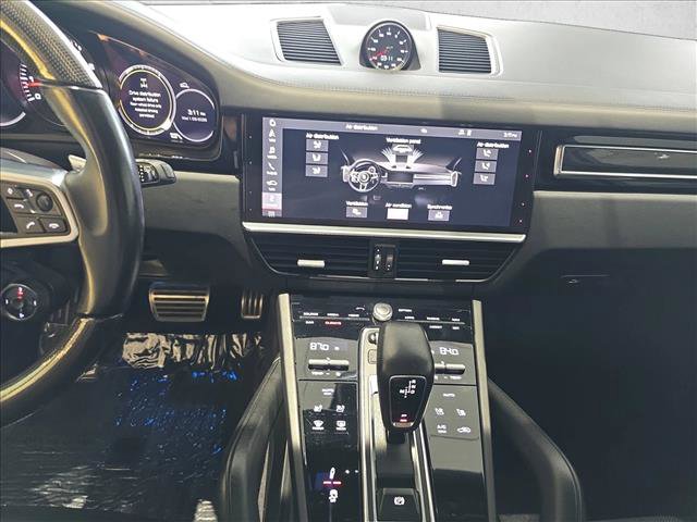 Used 2021 Porsche Cayenne GTS image 23