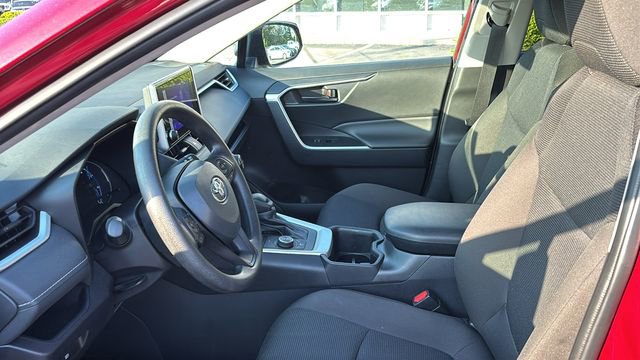Used 2025 Toyota RAV4 LE AWD/4WD image 26