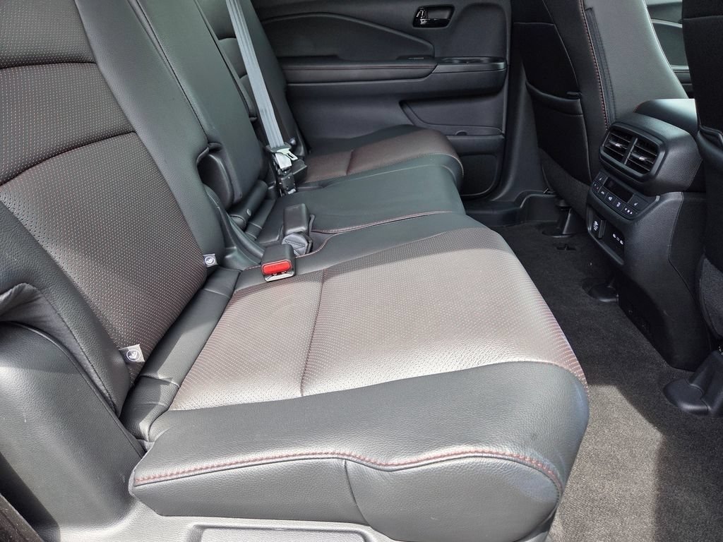 Used 2025 Honda Passport Black Edition image 33