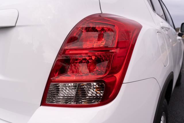 Used 2022 Chevrolet Trax LS w/ Tint and Cruise Package image 37