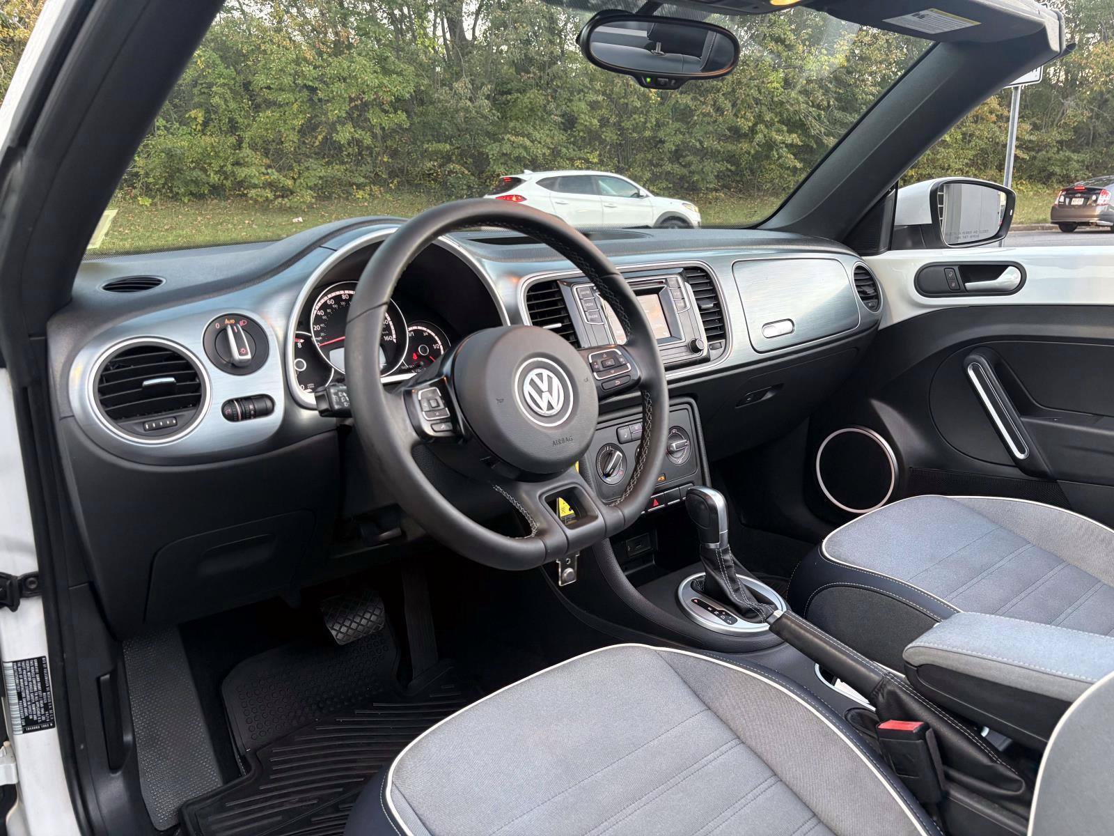 Used 2016 Volkswagen Beetle 1.8T Denim FWD image 14