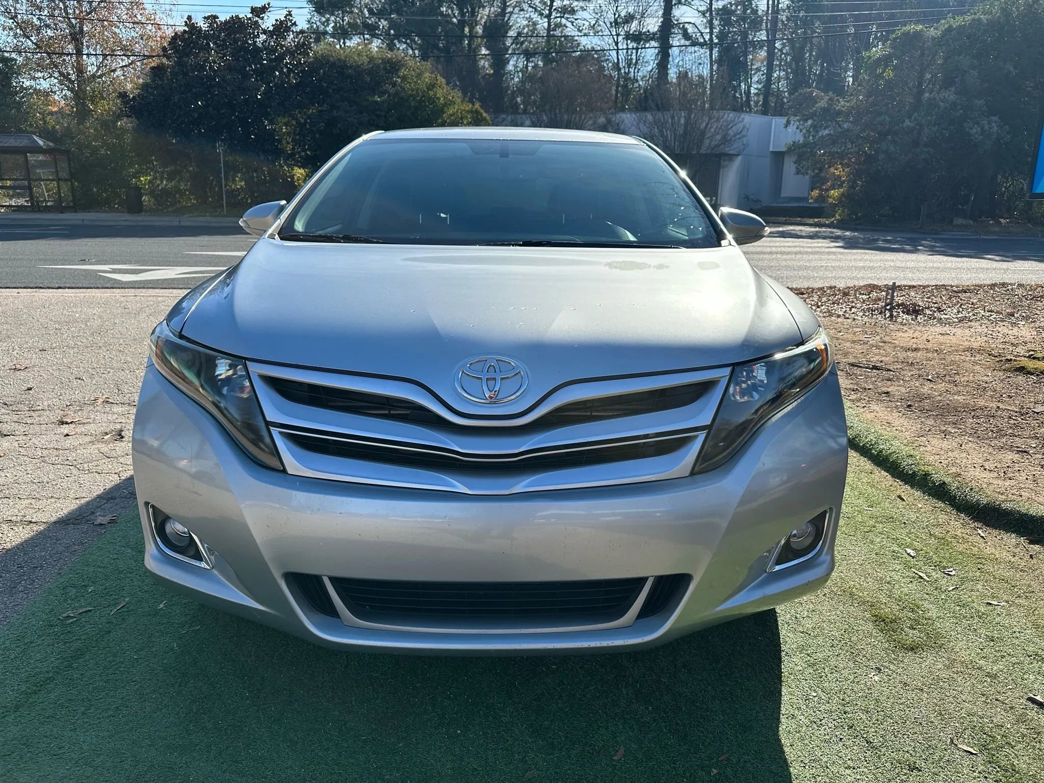 Used 2015 Toyota Venza XLE image 2