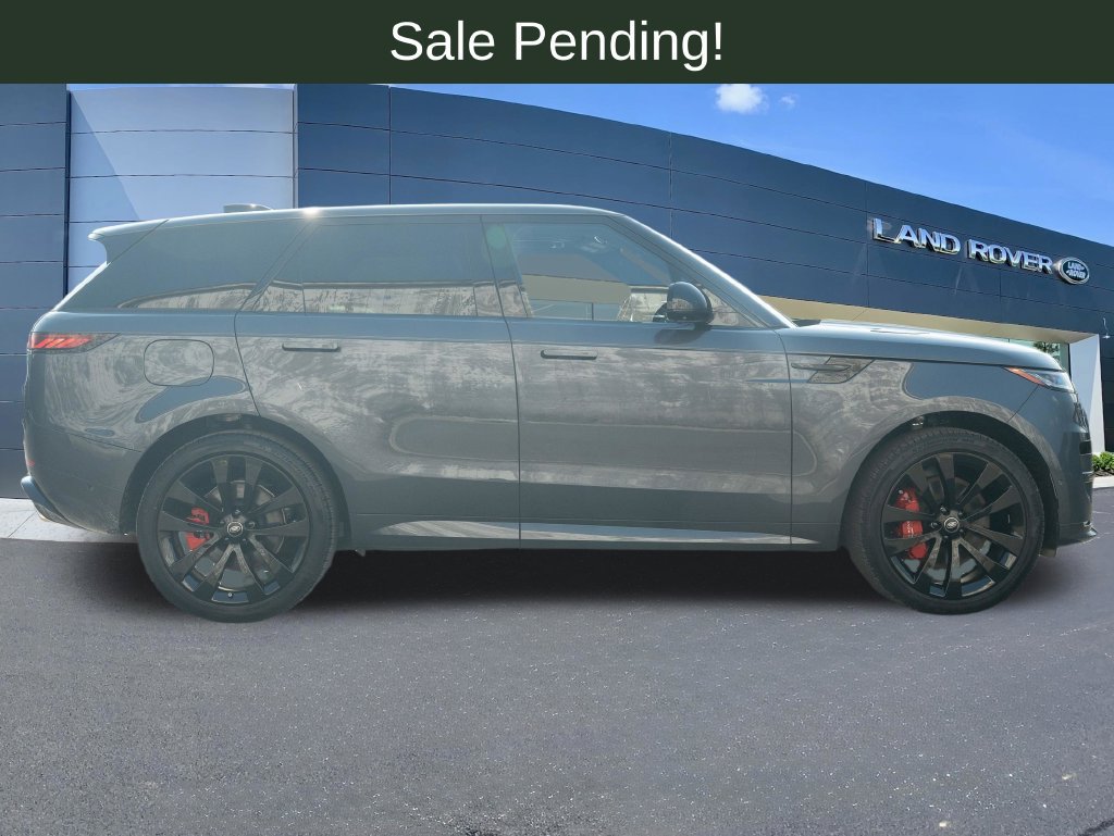 Used 2025 Land Rover Range Rover Sport Dynamic SE AWD/4WD image 9