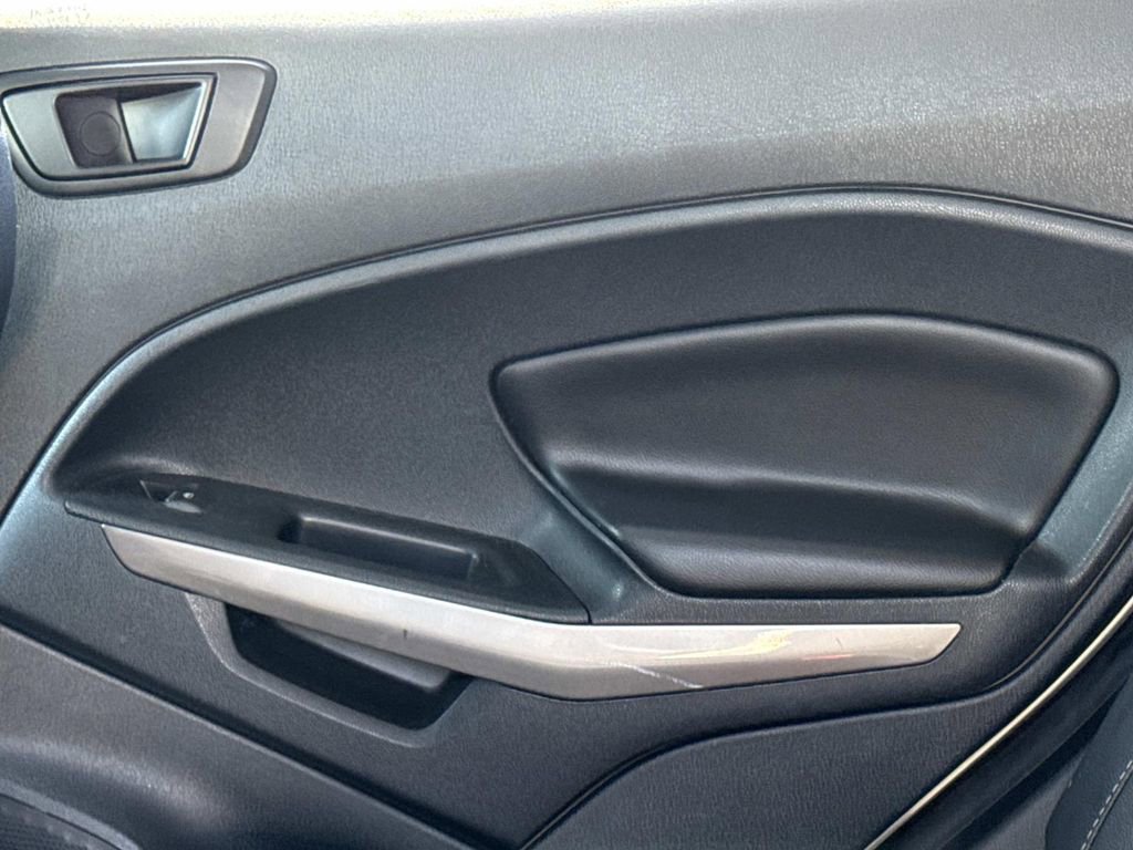 Used 2021 Ford EcoSport SES image 14