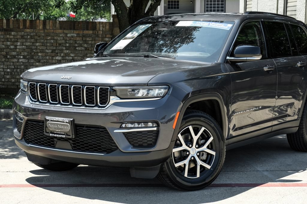 Used 2023 Jeep Grand Cherokee Limited AWD/4WD image 12