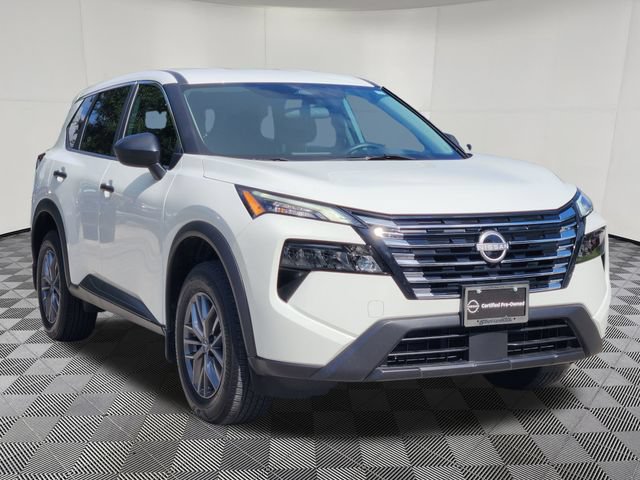 Used 2024 Nissan Rogue S FWD image 3