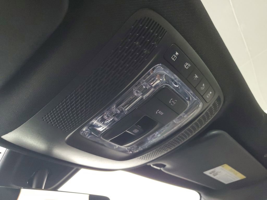 Used 2023 Mercedes-Benz GLB 250 image 33