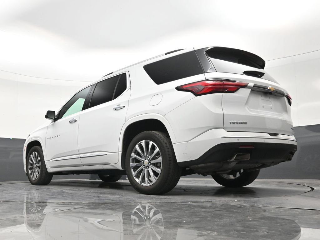 Used 2023 Chevrolet Traverse Premier FWD image 21