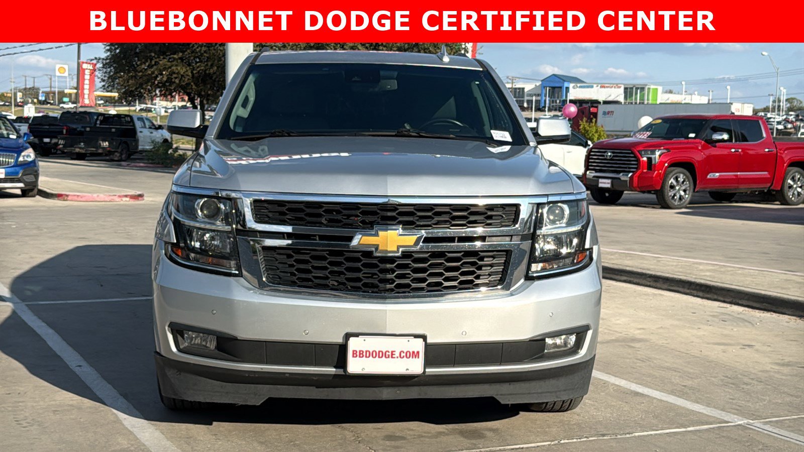 Used 2020 Chevrolet Suburban LT image 2