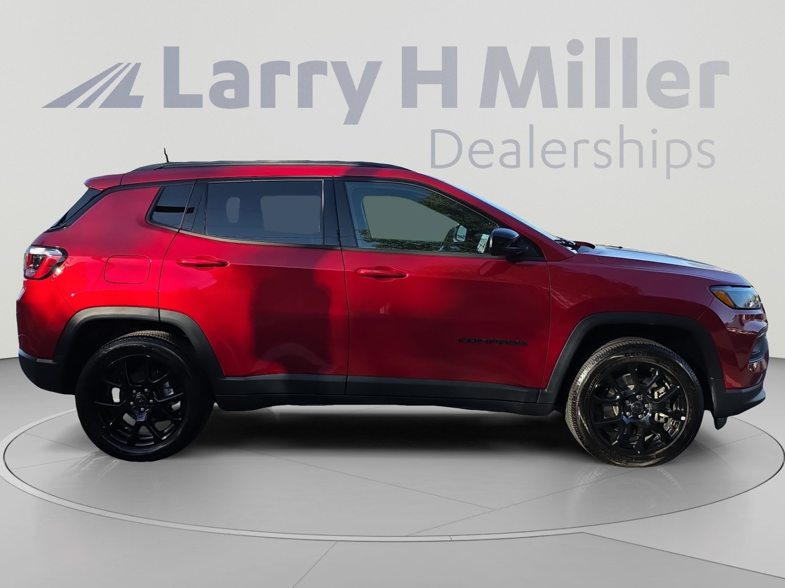 Used 2025 Jeep Compass Latitude w/ Altitude Special Edition AWD/4WD image 6
