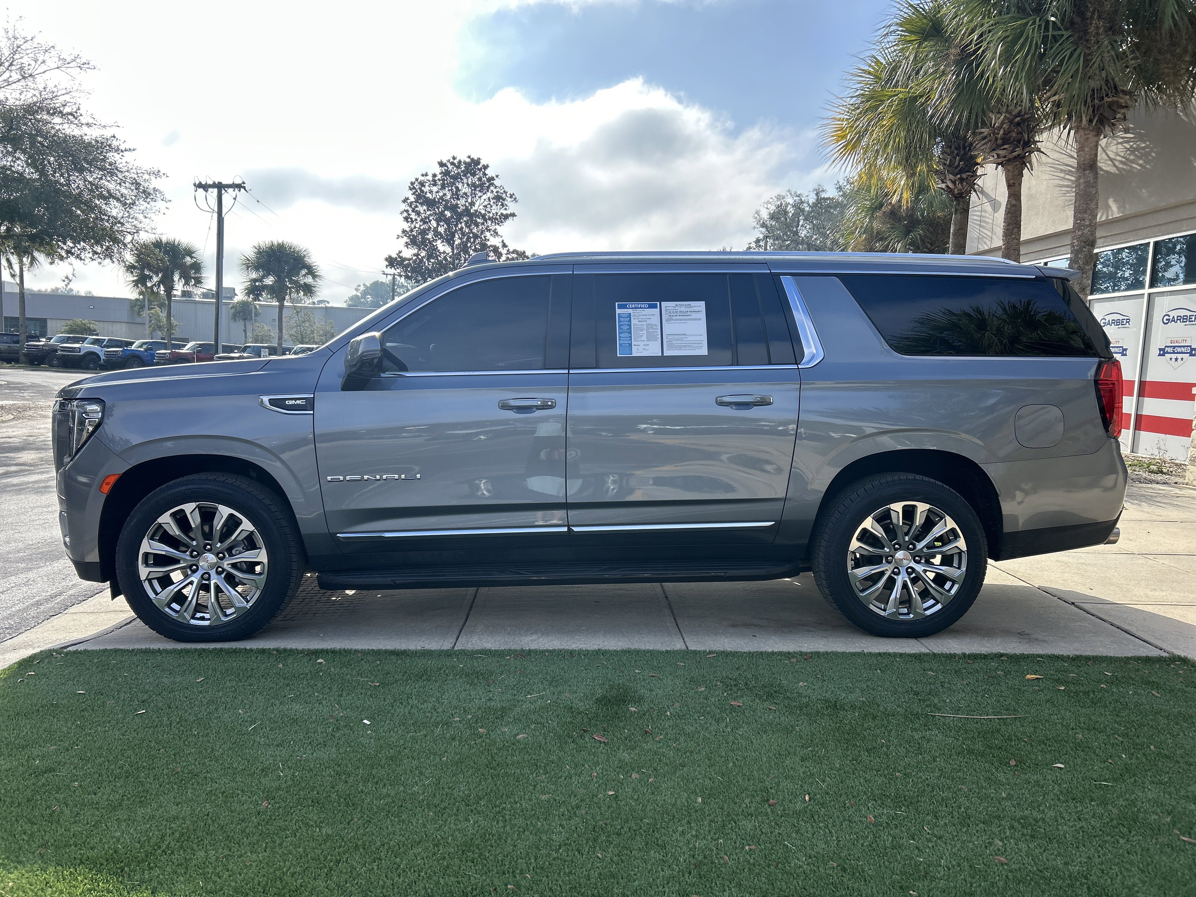 Certified 2022 GMC Yukon XL Denali image 4