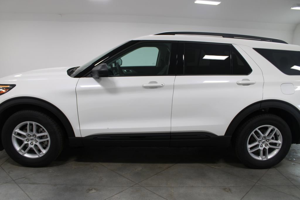 New 2026 Ford Explorer Active RWD image 5