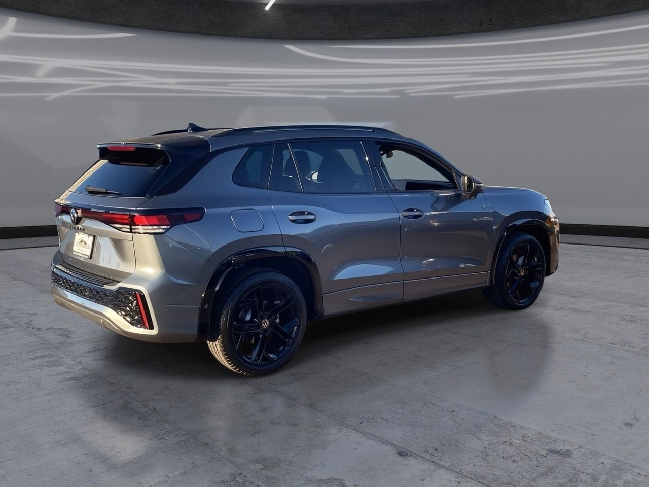 New 2026 Volkswagen Tiguan SE R-Line image 5