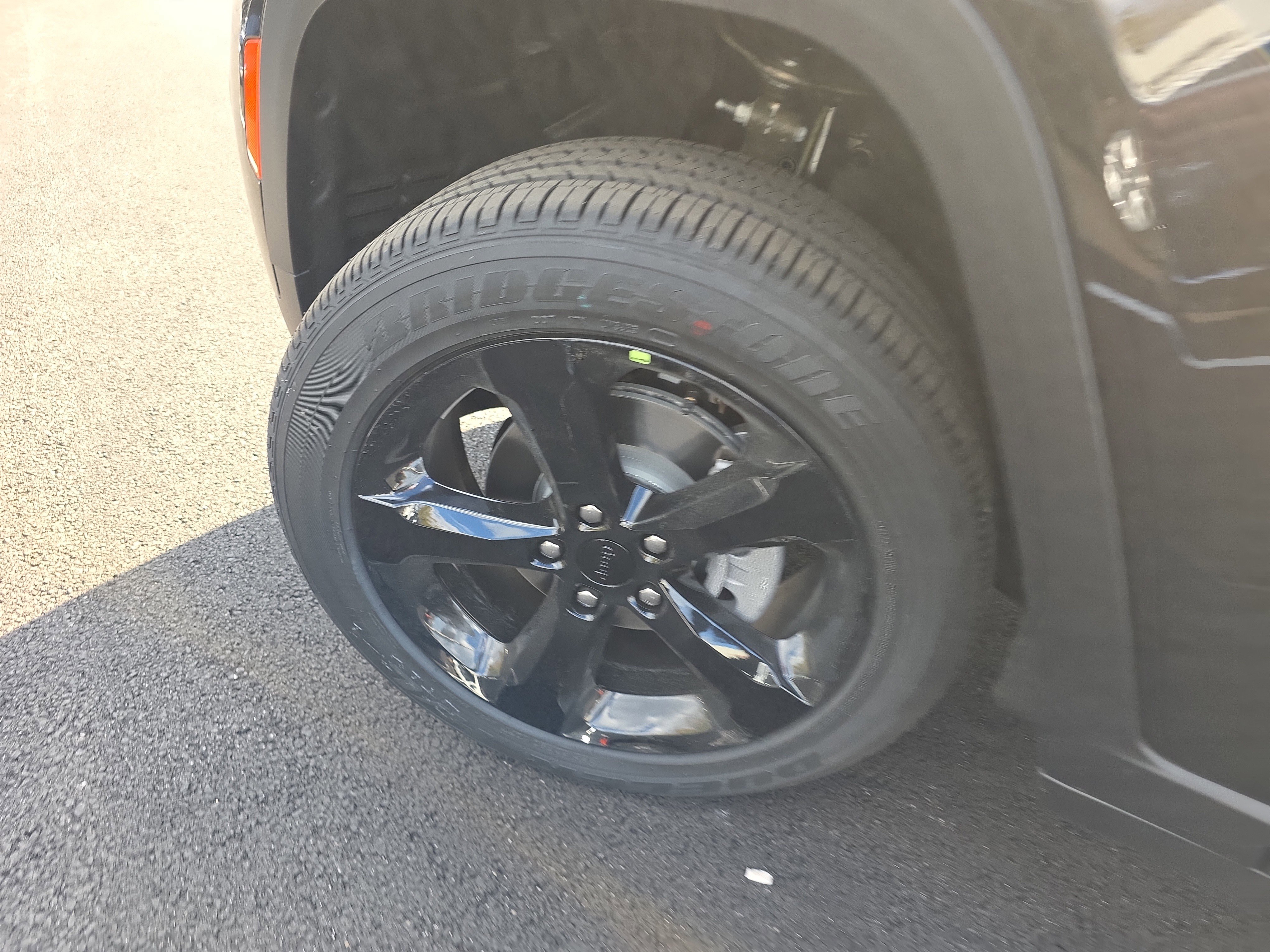 New 2025 Jeep Grand Cherokee Altitude image 32